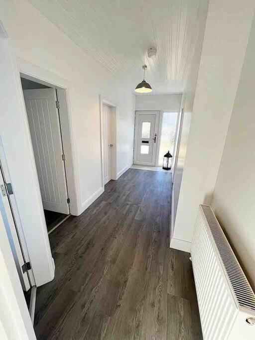 Mcbride'S Bungalow, Chapel Road Dungloe ドネゴール エクステリア 写真