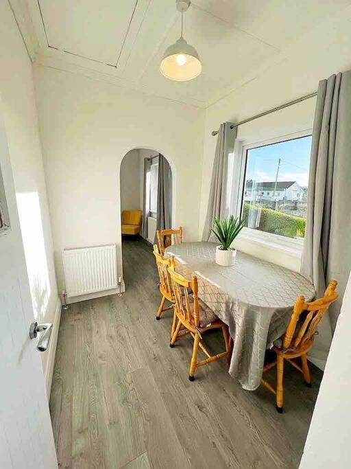Mcbride'S Bungalow, Chapel Road Dungloe ドネゴール エクステリア 写真