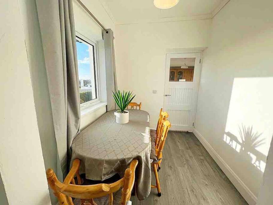 Mcbride'S Bungalow, Chapel Road Dungloe ドネゴール エクステリア 写真