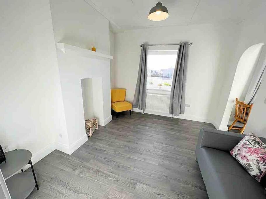 Mcbride'S Bungalow, Chapel Road Dungloe ドネゴール エクステリア 写真