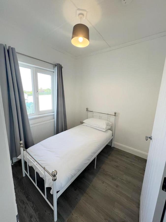 Mcbride'S Bungalow, Chapel Road Dungloe ドネゴール エクステリア 写真