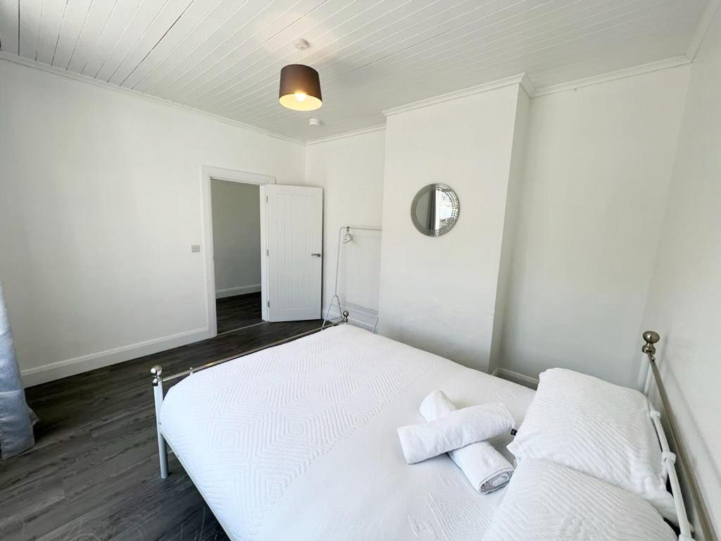 Mcbride'S Bungalow, Chapel Road Dungloe ドネゴール エクステリア 写真