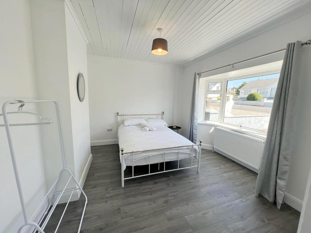 Mcbride'S Bungalow, Chapel Road Dungloe ドネゴール エクステリア 写真